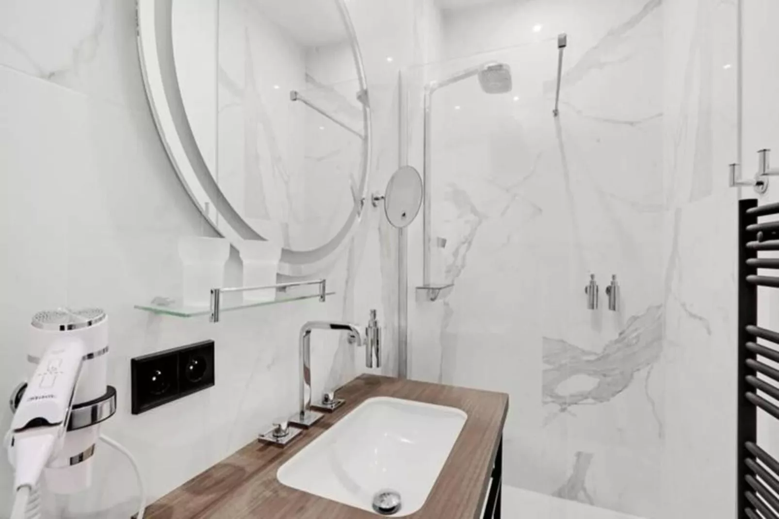 Maison Labruy&egrave;re - Familiale Aviau-Badkamer