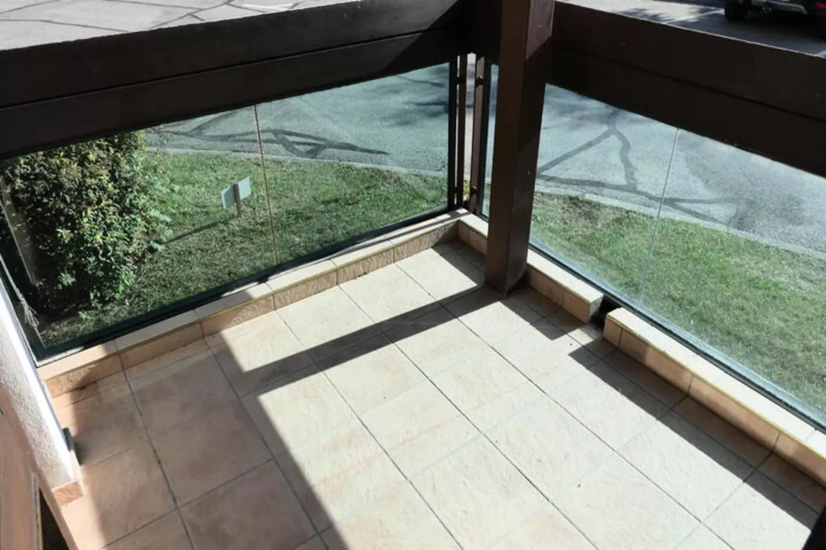 Résidence Castel Des Roches A-Buitenkant zomer