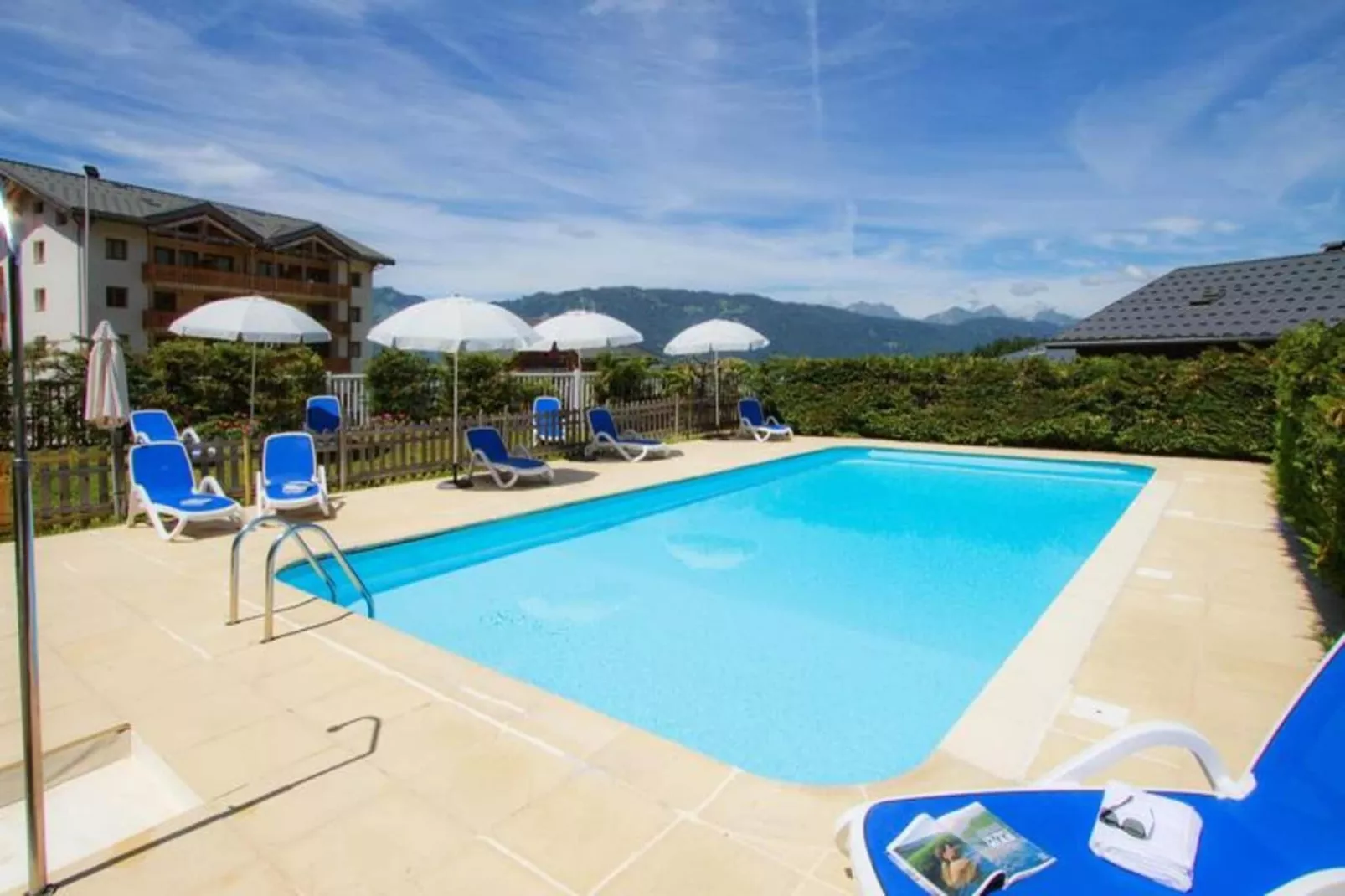 Résidence Odalys Le Buet**-Buitenkant zomer