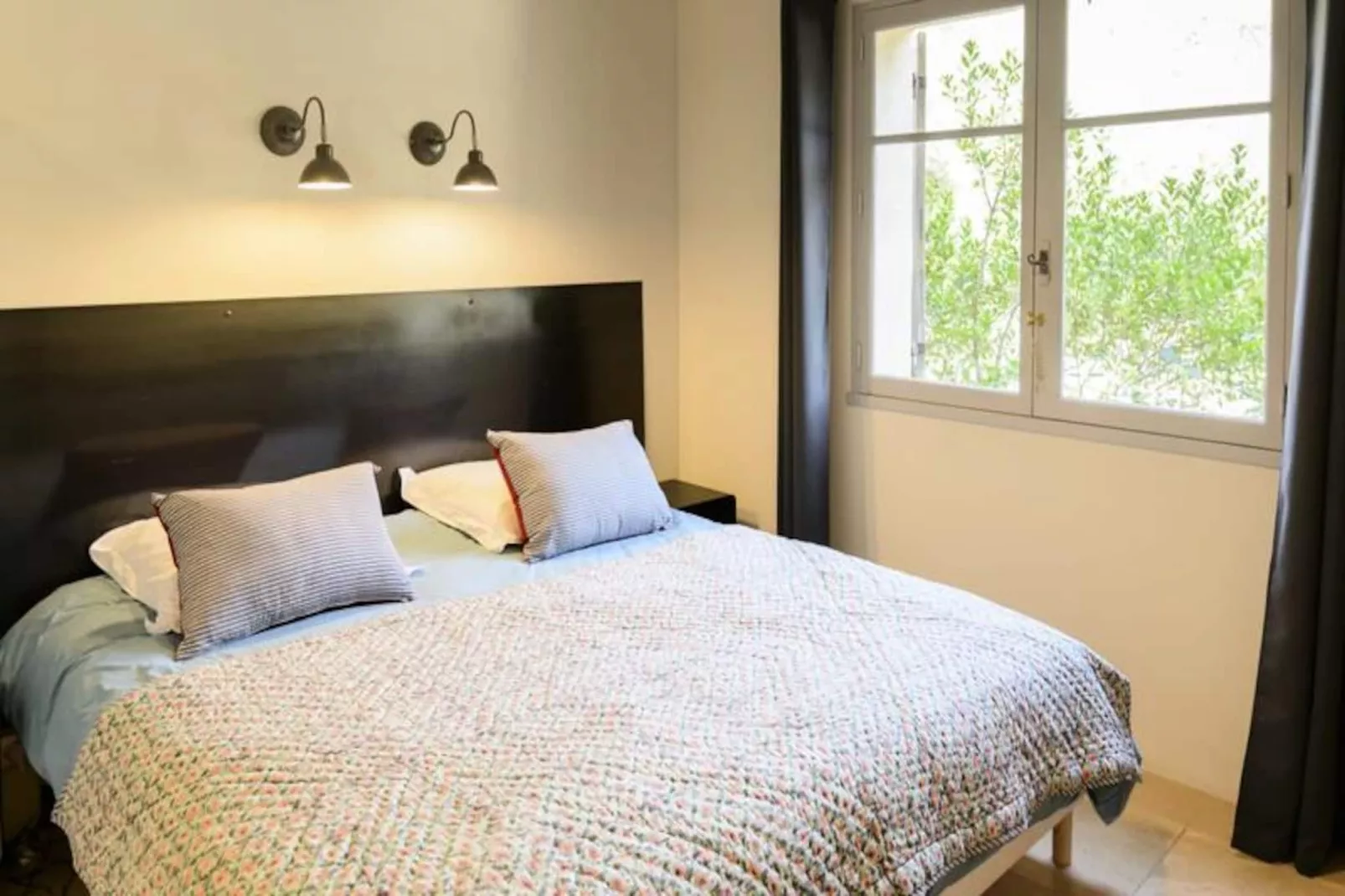 Les Gardis, Votre Refuge Id&eacute;al En Provence.-Image-tags.