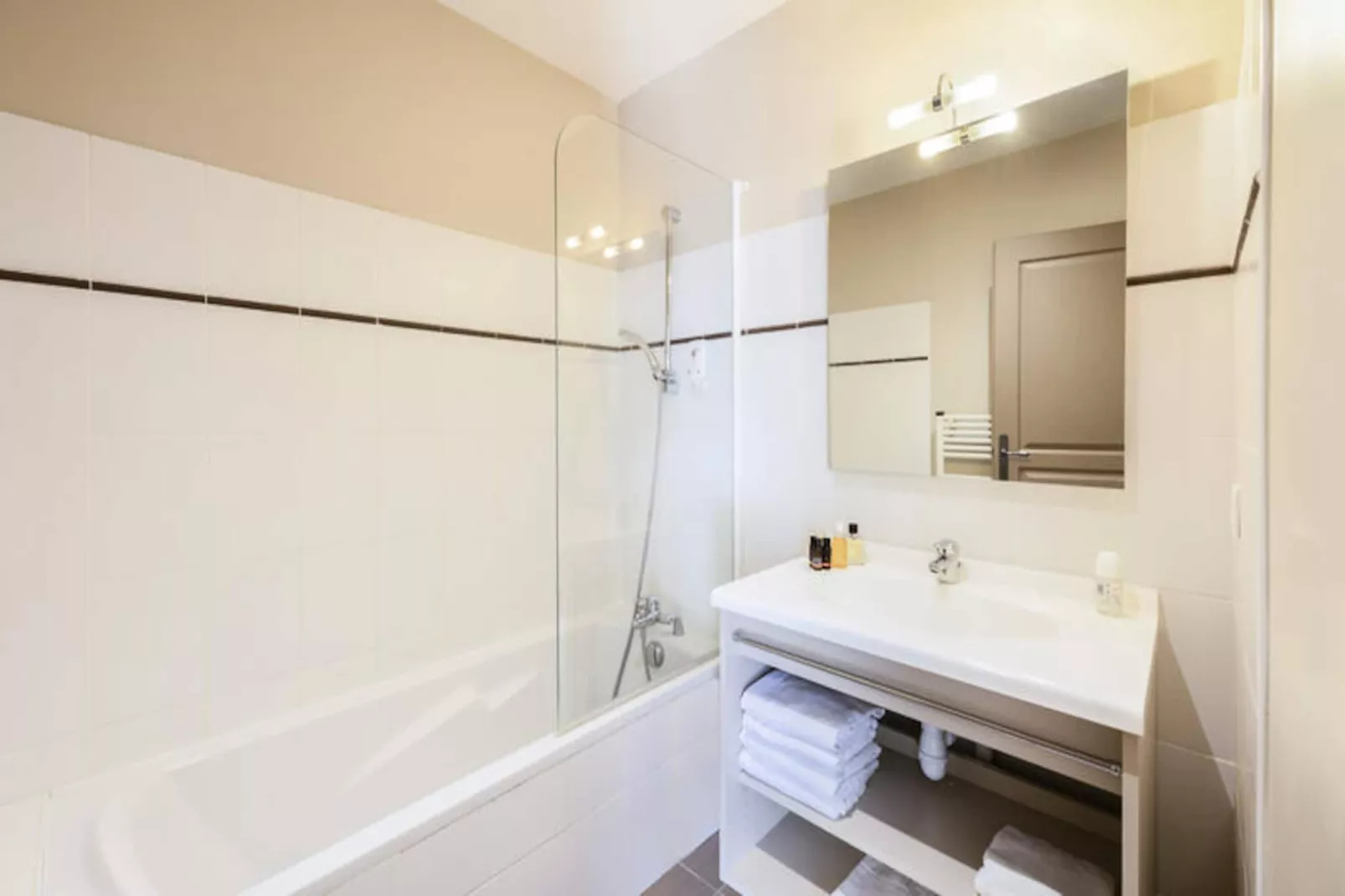 Résidence Garden & City Mont Ventoux - Malaucène****-Image-tags.