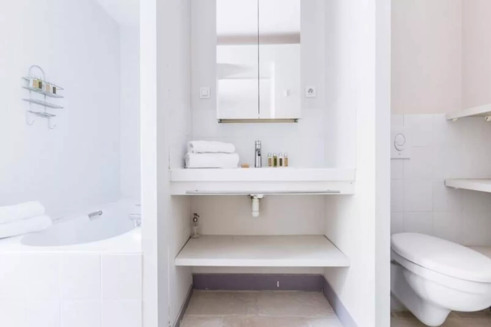 Superbe Villa Avec Vue, Entre Aix En Provence Et Luberon-Image-tags.