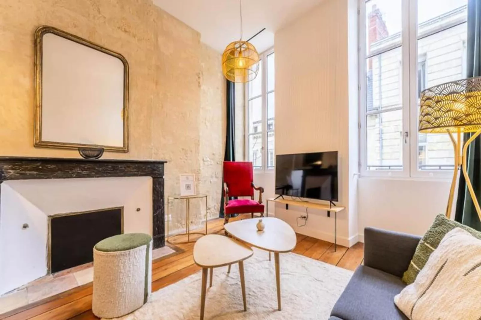 Charmant Et Rayonnant Appartement De 55 M&sup2; Situ&eacute; Dans Le Coeur De Bordeaux-Overloop