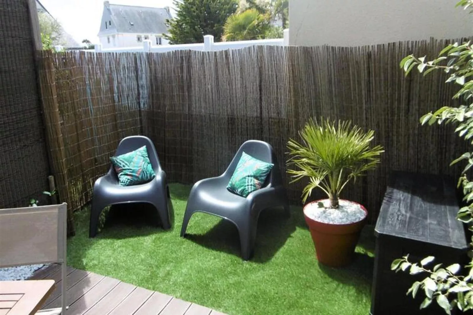 Résidence Duguay Trouin-Tuinen zomer