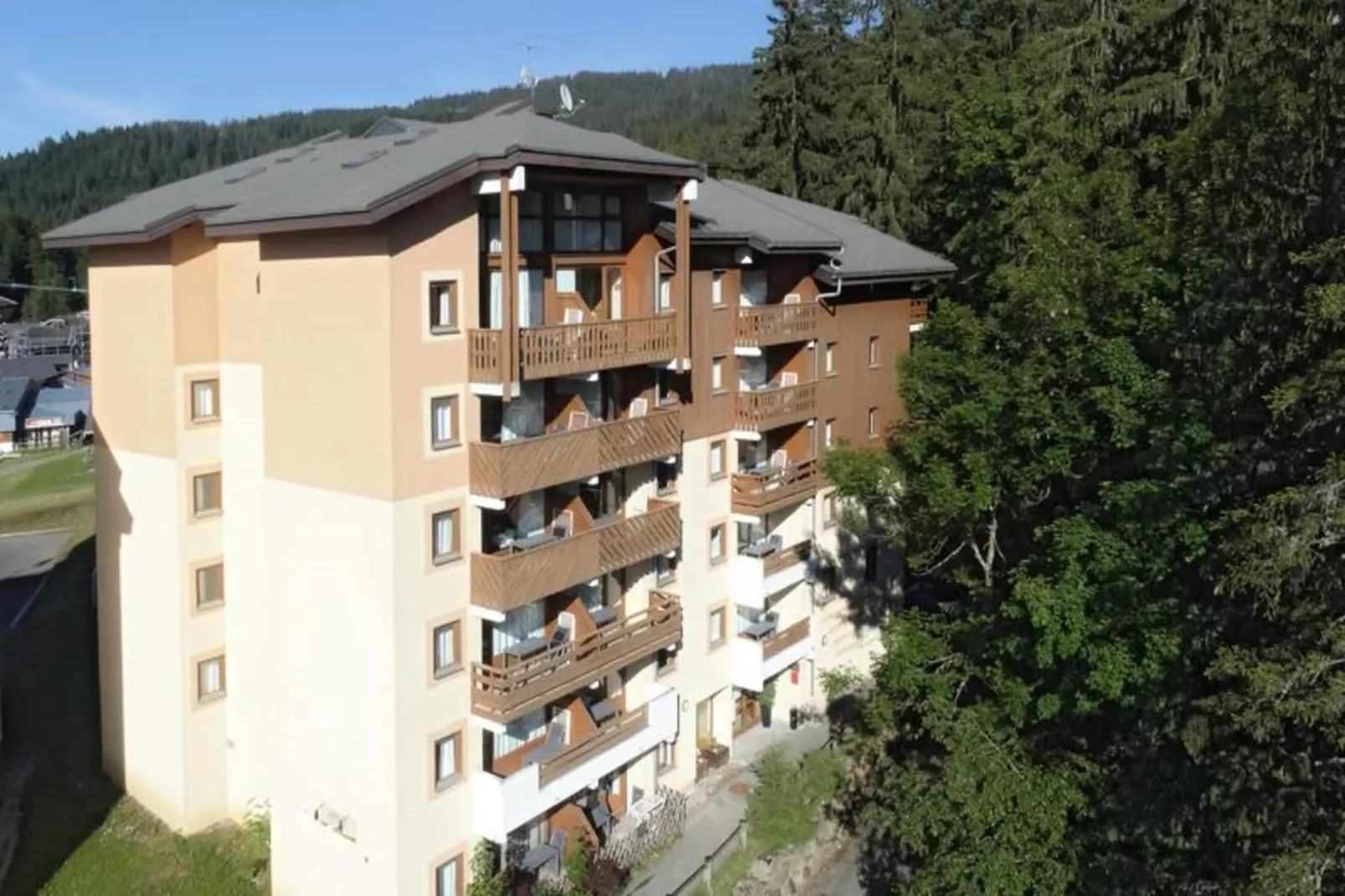 Résidence Odalys Le Buet**-Buitenkant zomer