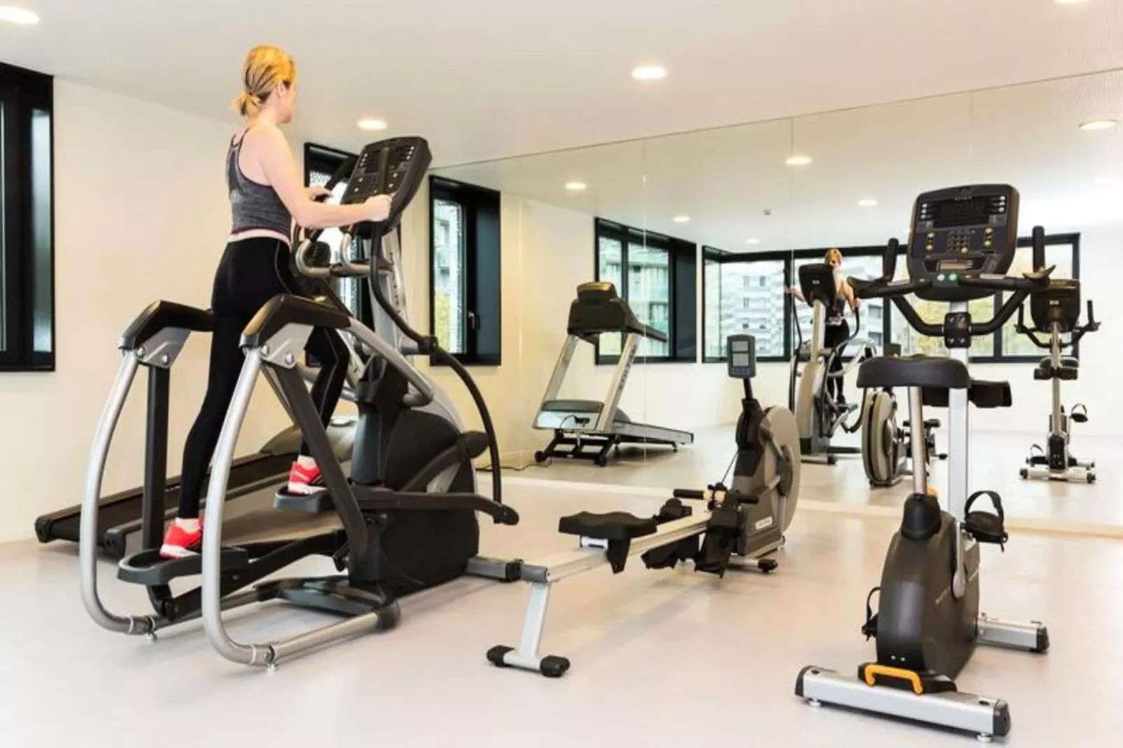 Appart'hôtel Odalys Paris XVII-Buitenkant zomer