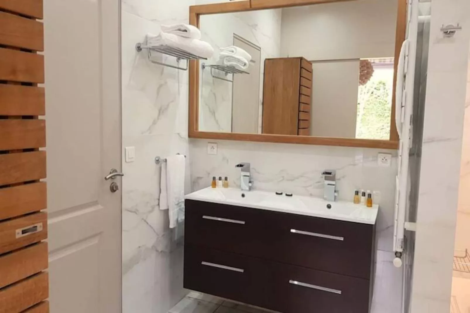 Superbe Villa Calme Avec Piscine Chauff&eacute;e Et Jacuzzi &agrave; 300 M De La Plage-Image-tags.