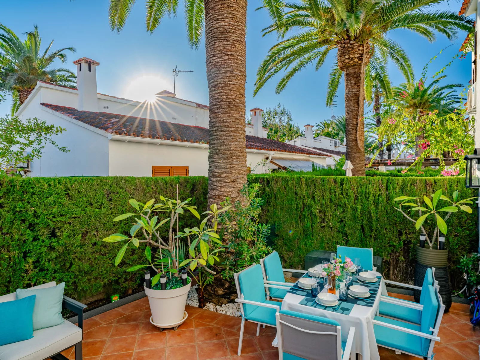 Residencia La Perla-Binnen