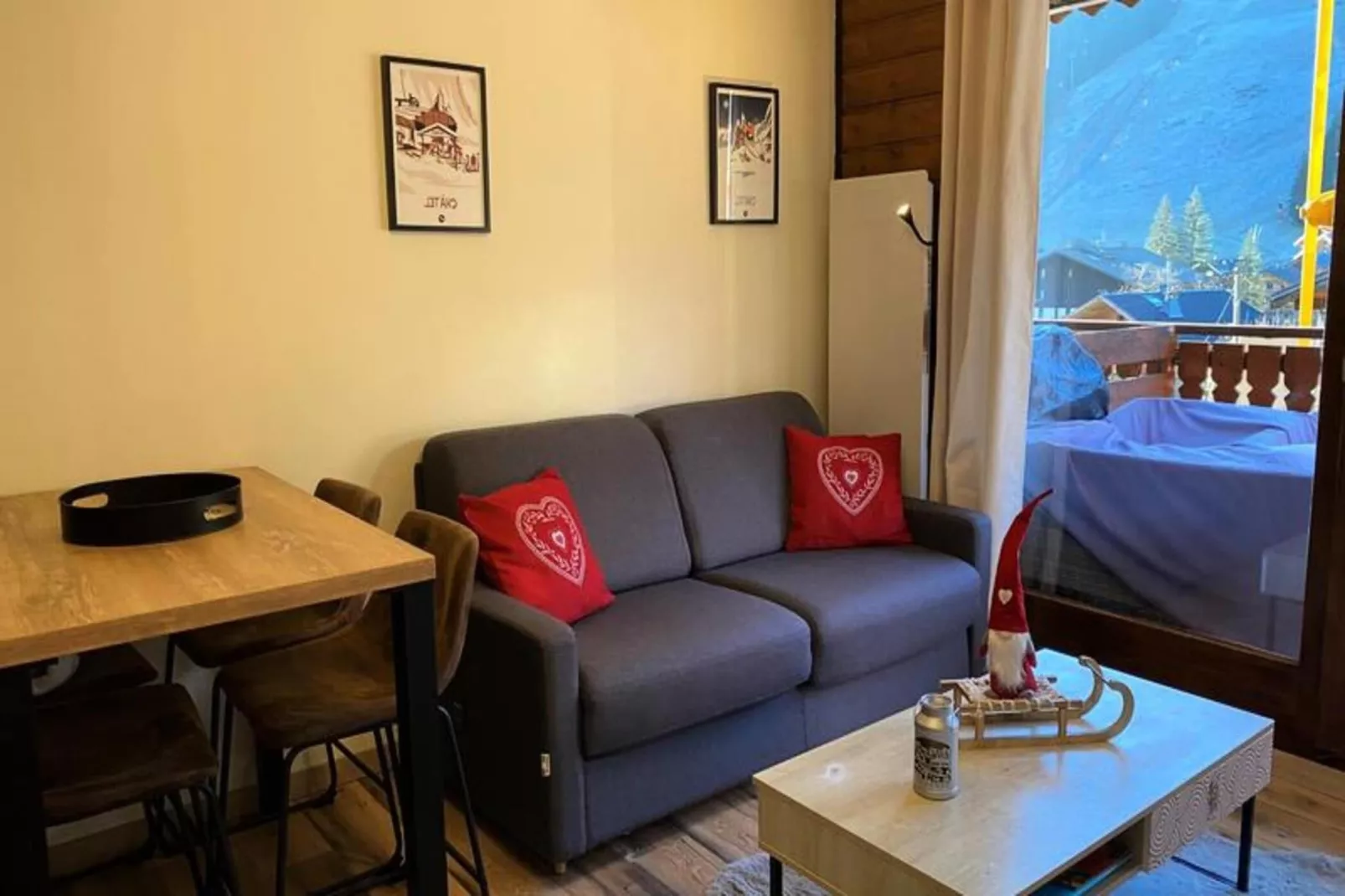 Résidence Les Perthuis-Buitenkant zomer