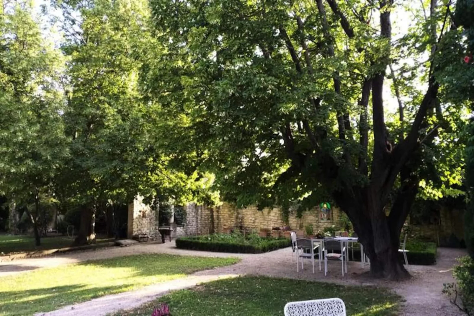 Le Mas De Jalique - Isle-sur-la-sorgue-Image-tags.