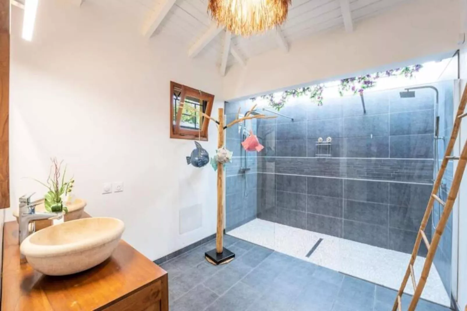 Villa Ma Vie La-Image-tags.