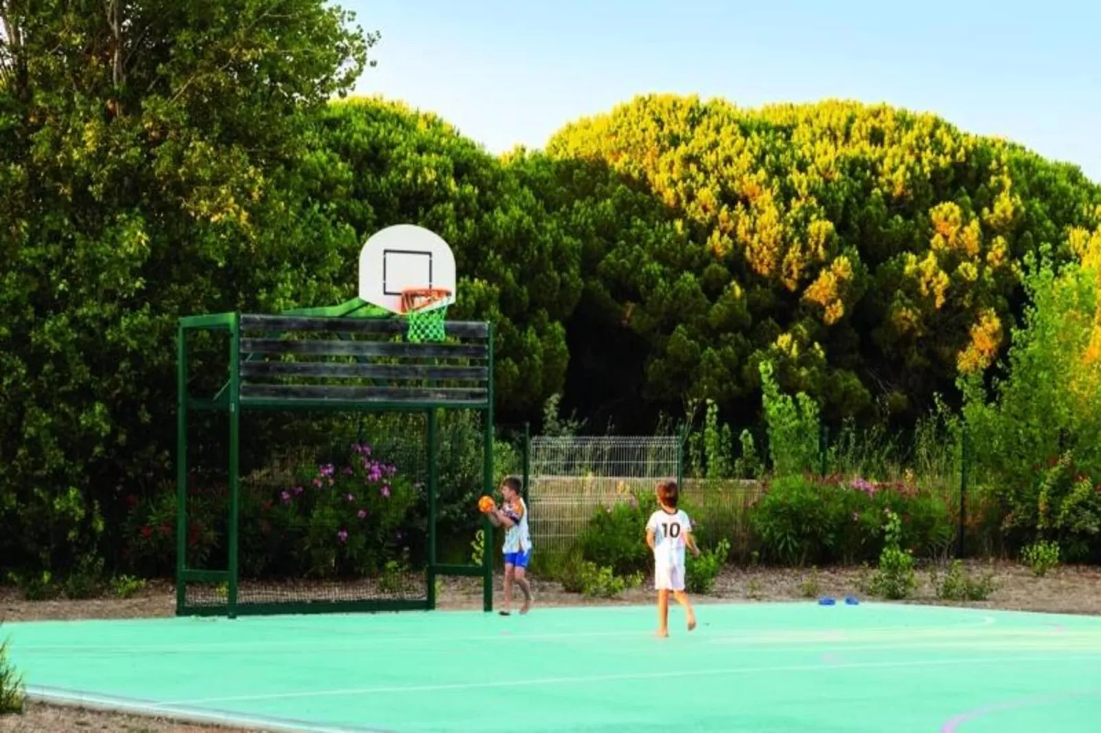 SOWELL Résidences Les Sablons***-Parkfaciliteiten