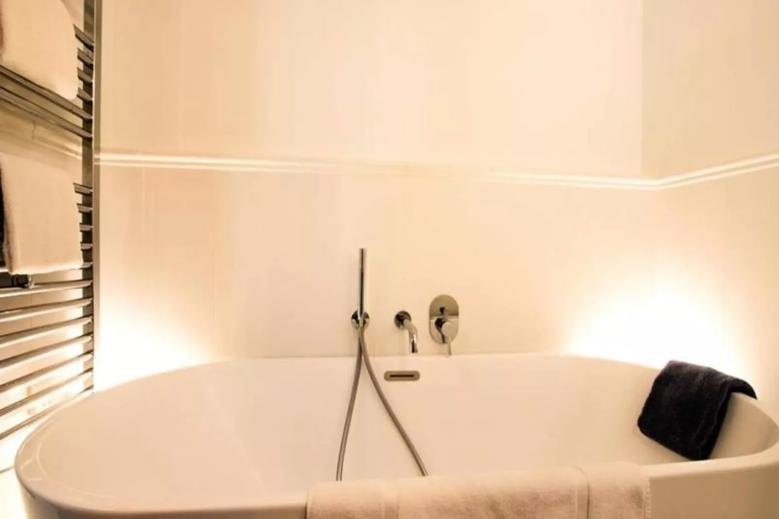 Appartement De Haut Standing Pour 6 Situ&eacute; Au Coeur Du Centre Historique-Badkamer