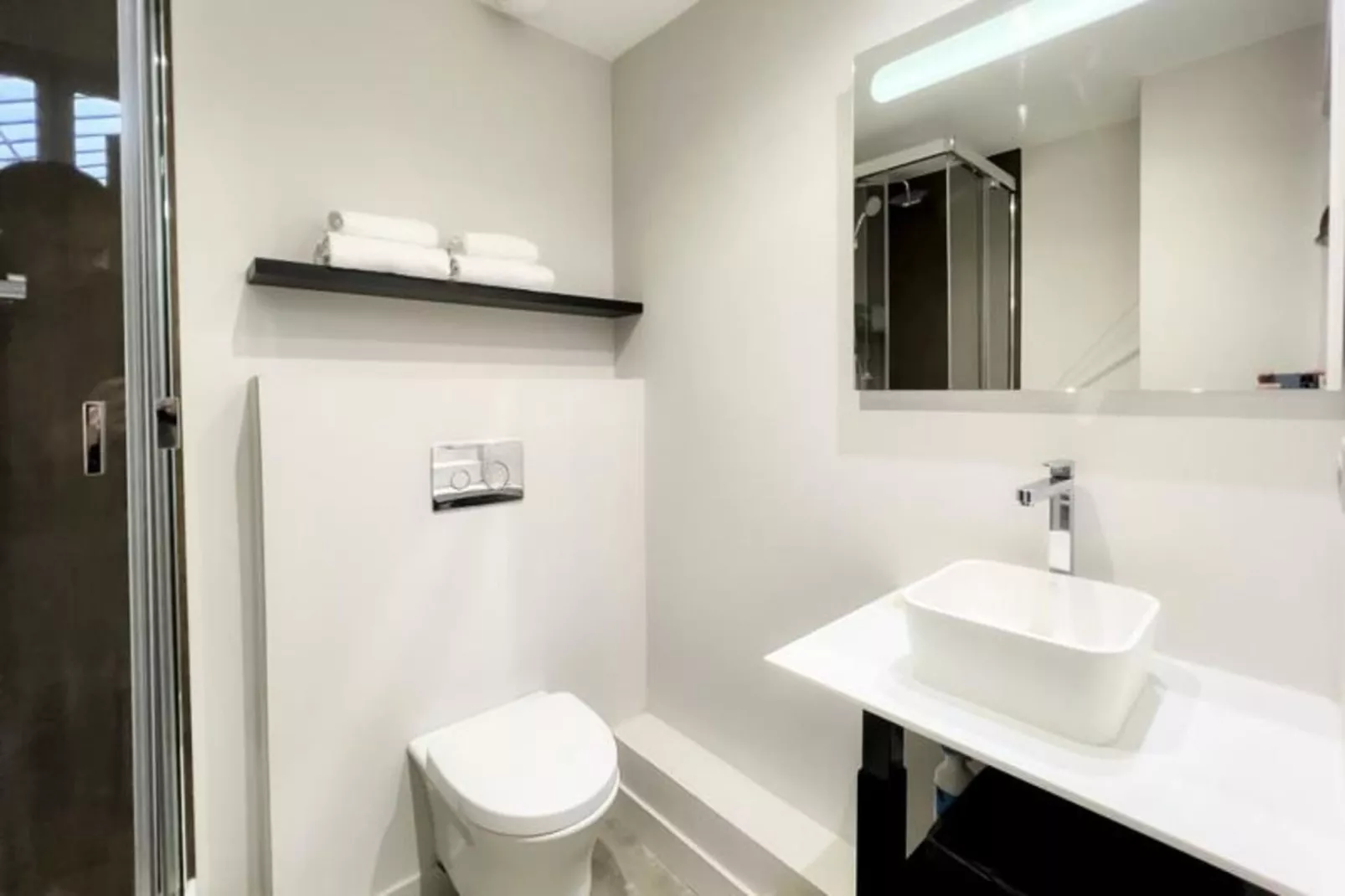 Magnifique Appartement 2 Chambres Avec Vue Sur La Garonne-Badkamer