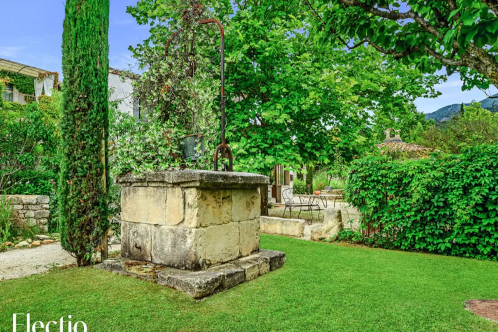 Loggia Du Vallon  I  R&eacute;sidence Les Petitons-Image-tags.