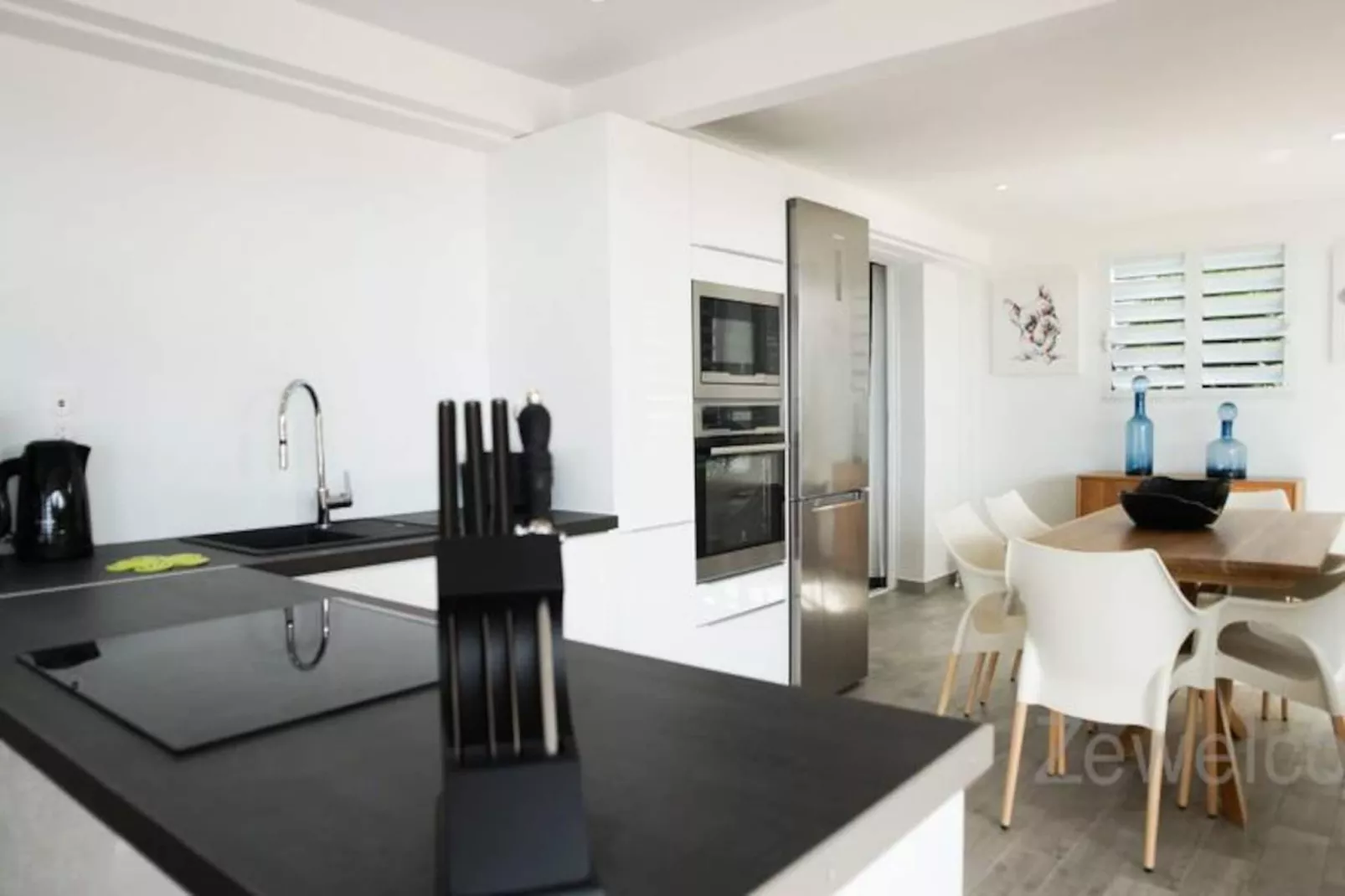 Villa Sea Side-Image-tags.