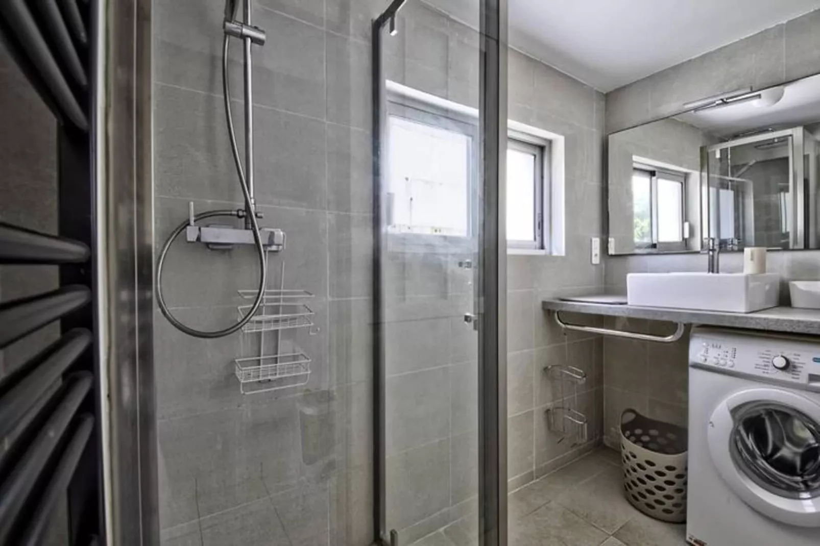 Résidence La Roseraie-Buitenkant zomer