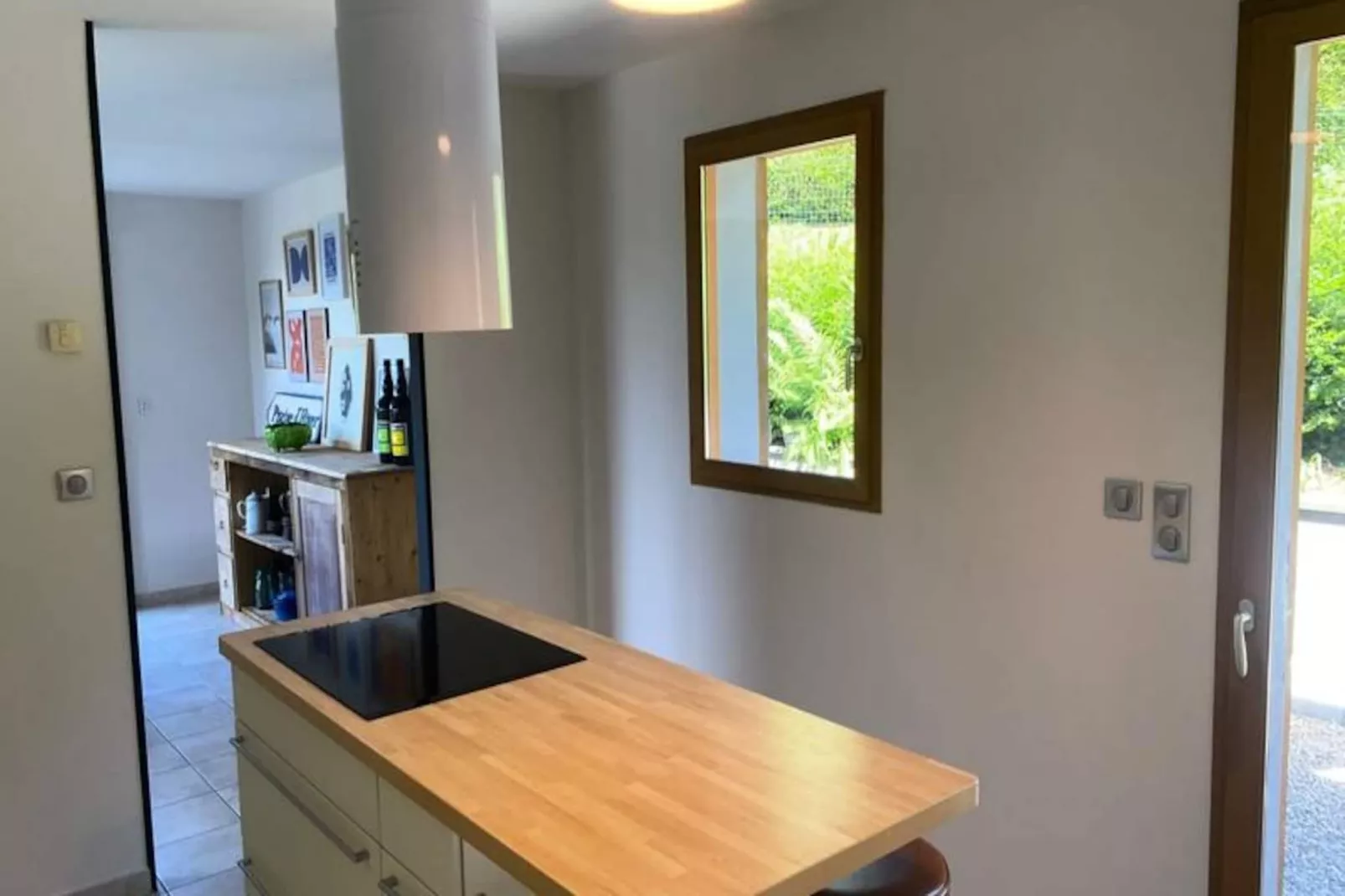 Belle Villa Avec Piscine Jacuzzi Et Vue Lac-Image-tags.