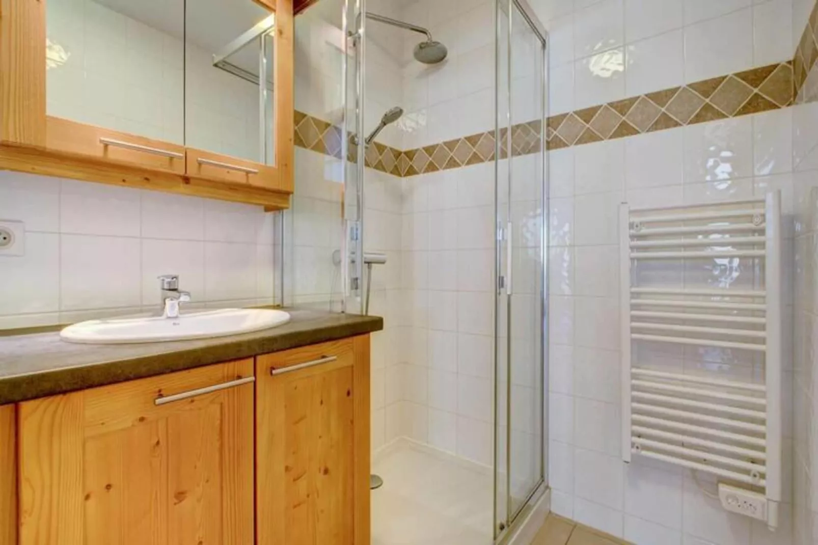 Résidence Les Cesaries - Buitenkant zomer