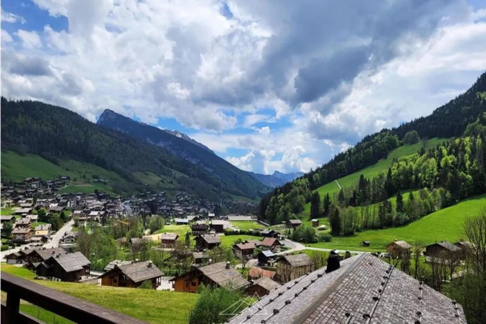 Résidence Iris - Uitzicht zomer