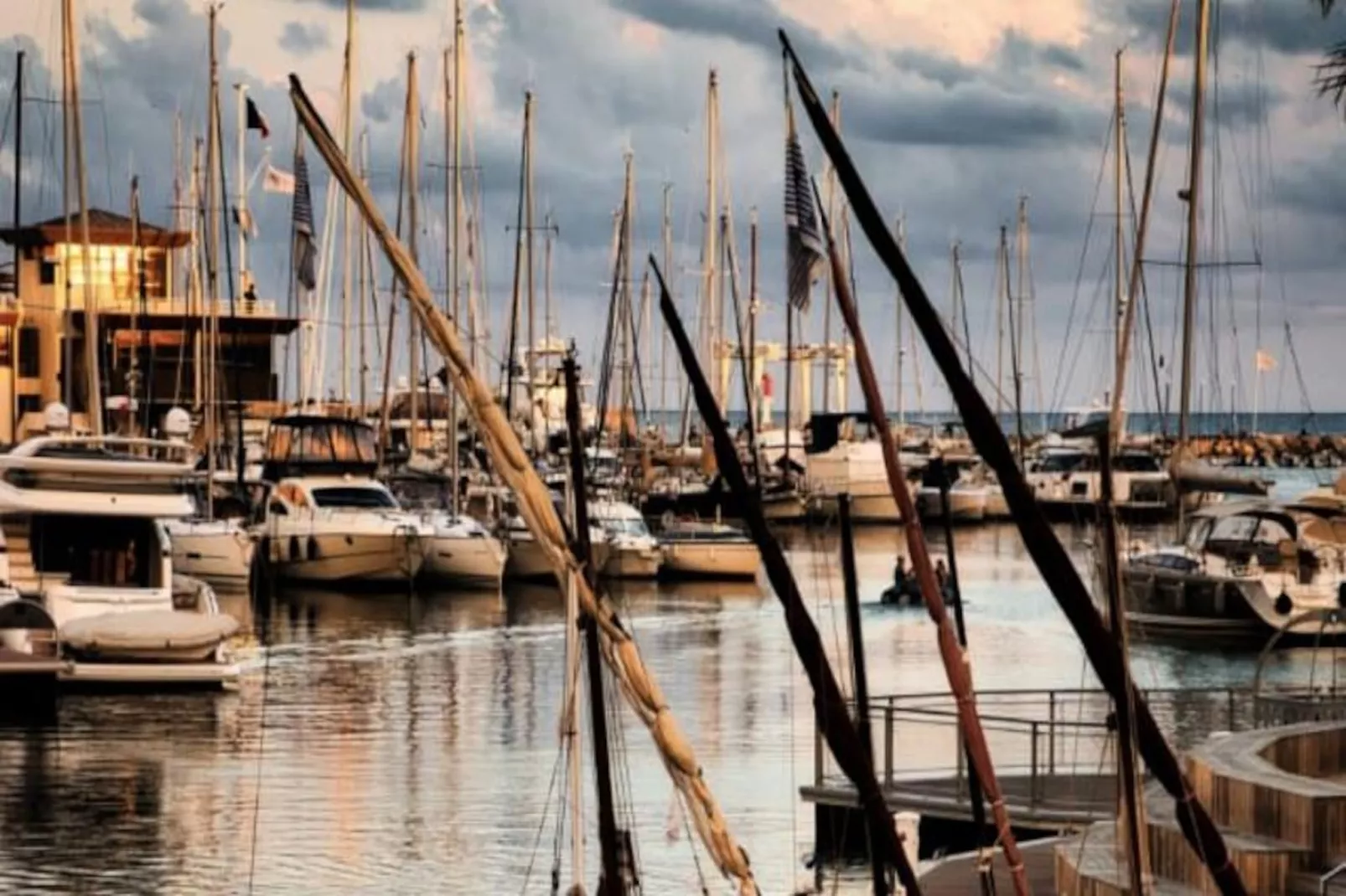 Appartement 4pers - Acc&egrave;s Direct &agrave; La Plage/ Fr&eacute;jus-Image-tags.