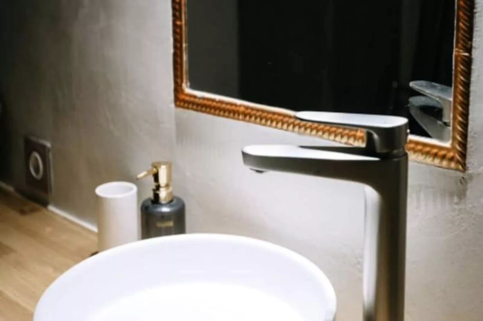 84b6 - Loft Dans Mas De Charme Du Xviii&egrave;me Si&egrave;cle-Image-tags.