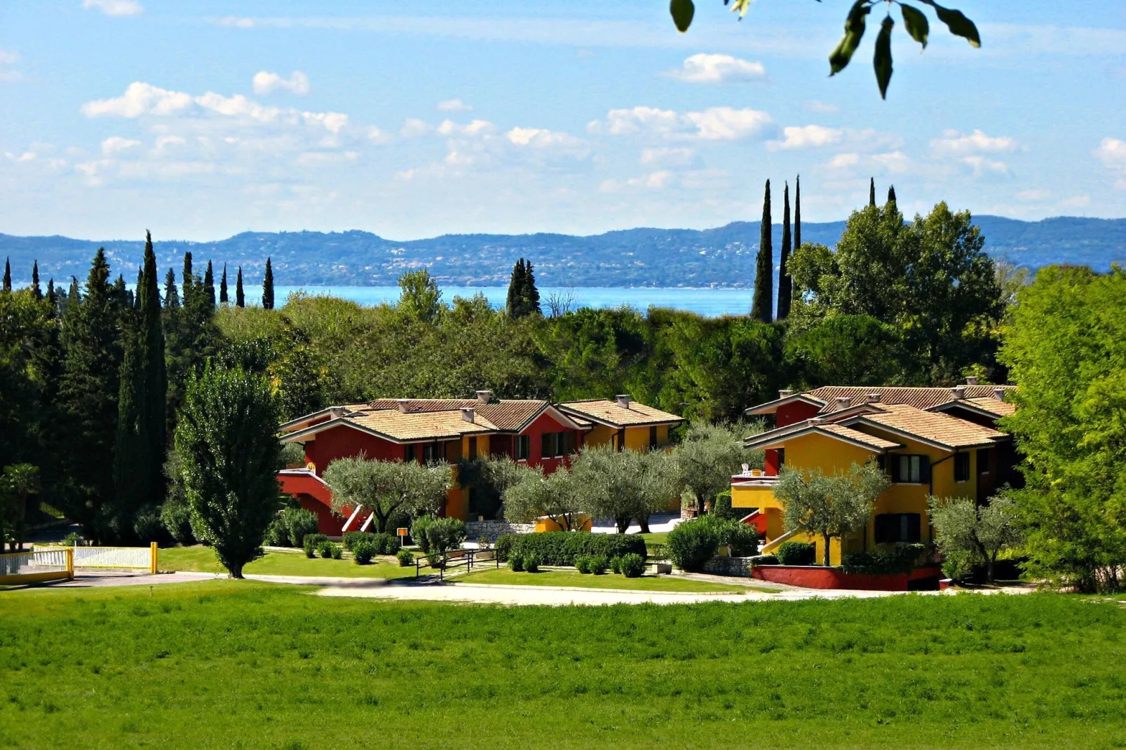 Apartments Poiano, Garda-bilo lake view-Buitenkant zomer