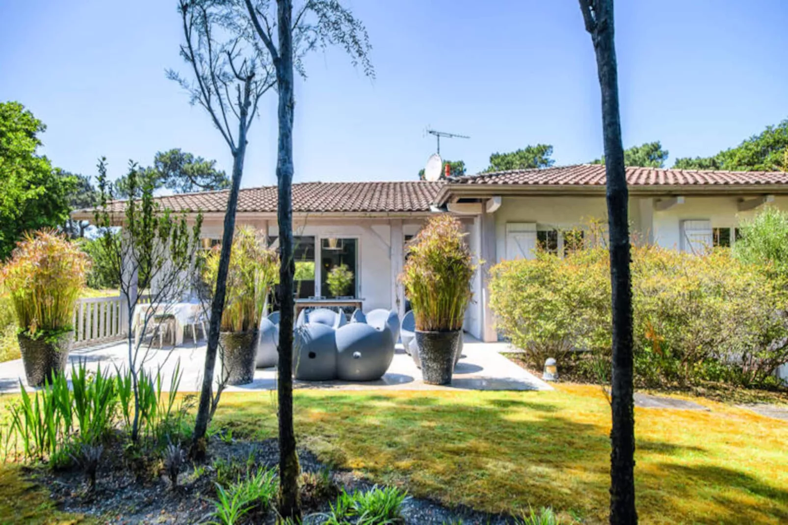 Superbe Villa Calme Avec Piscine Chauff&eacute;e Et Jacuzzi &agrave; 300 M De La Plage-Image-tags.