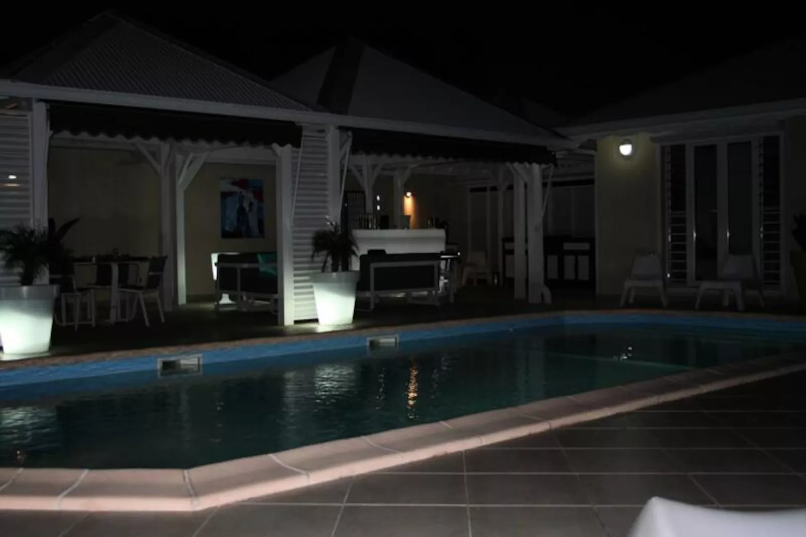 Villa Arbre Du Voyageur-Image-tags.