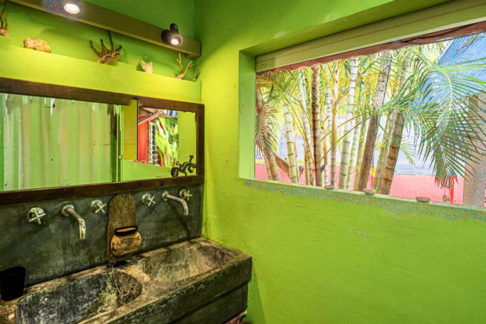 Villa Lakaz-Image-tags.