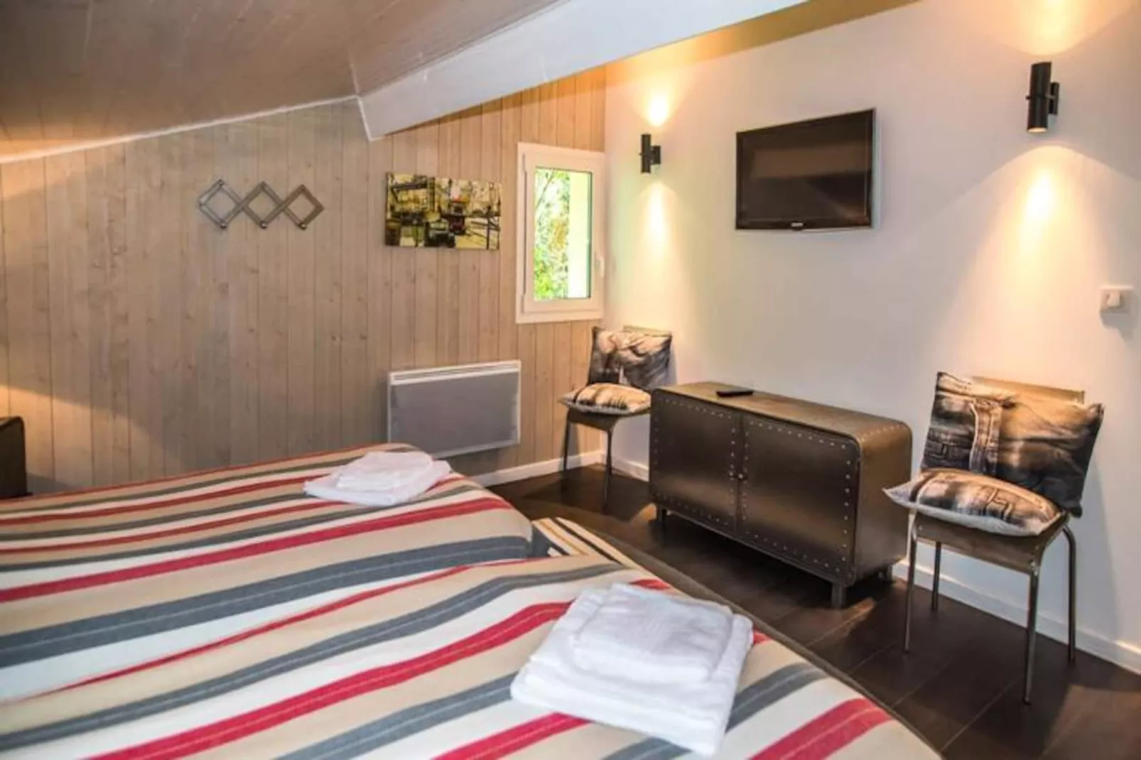 Magnifique Villa Climatis&eacute;e -10 Personnes Avec Piscine Et P&eacute;tanque - Pyla-Image-tags.