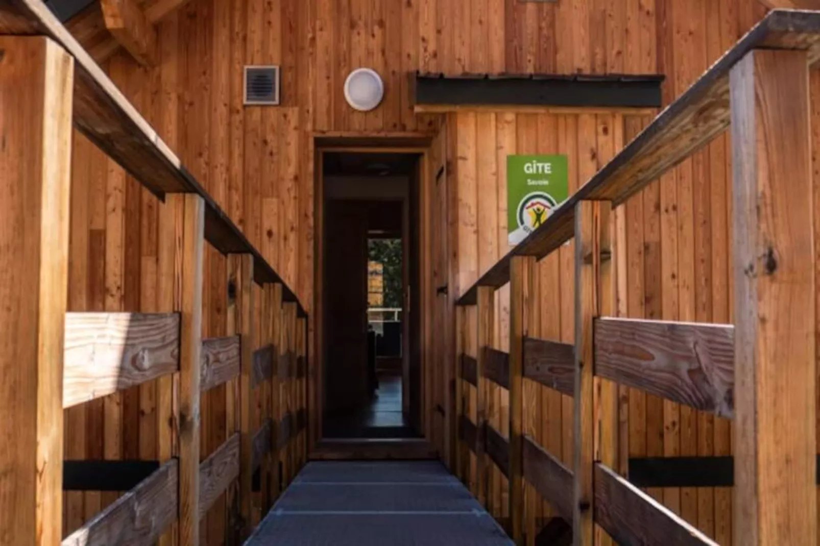 Chalet Cozy Au C&oelig;ur De La F&eacute;claz : S&eacute;jour Authentique Et Proche Des Pistes-Image-tags.