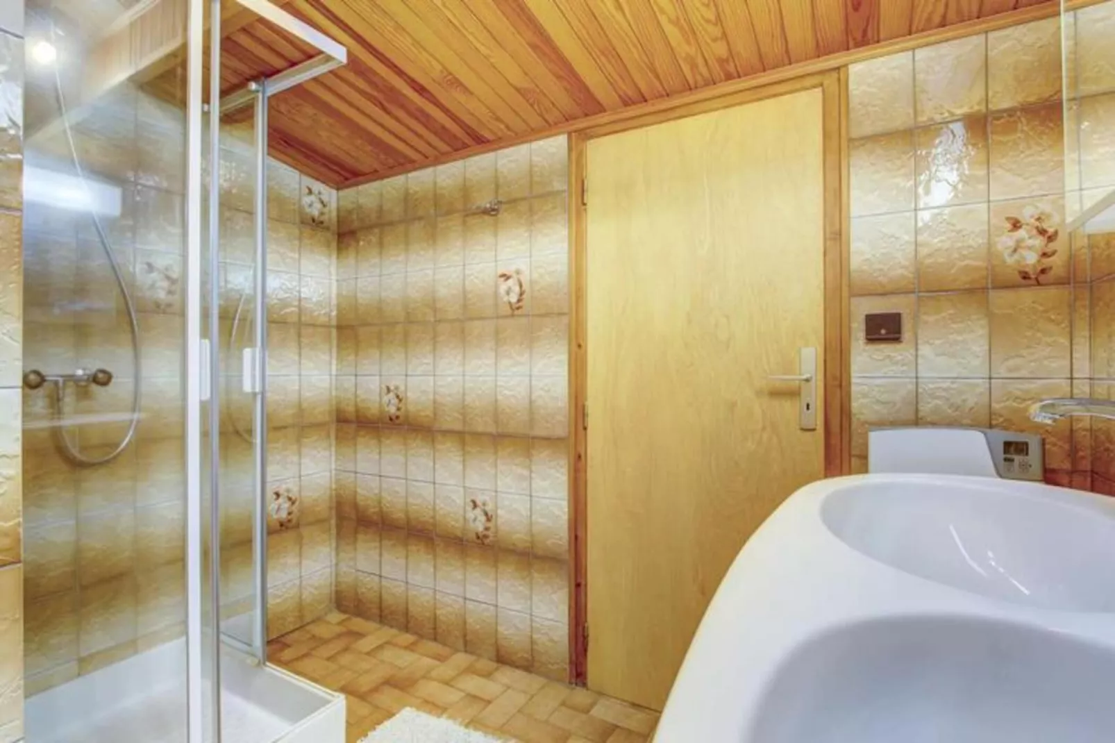 Résidence L'outo-Buitenkant zomer