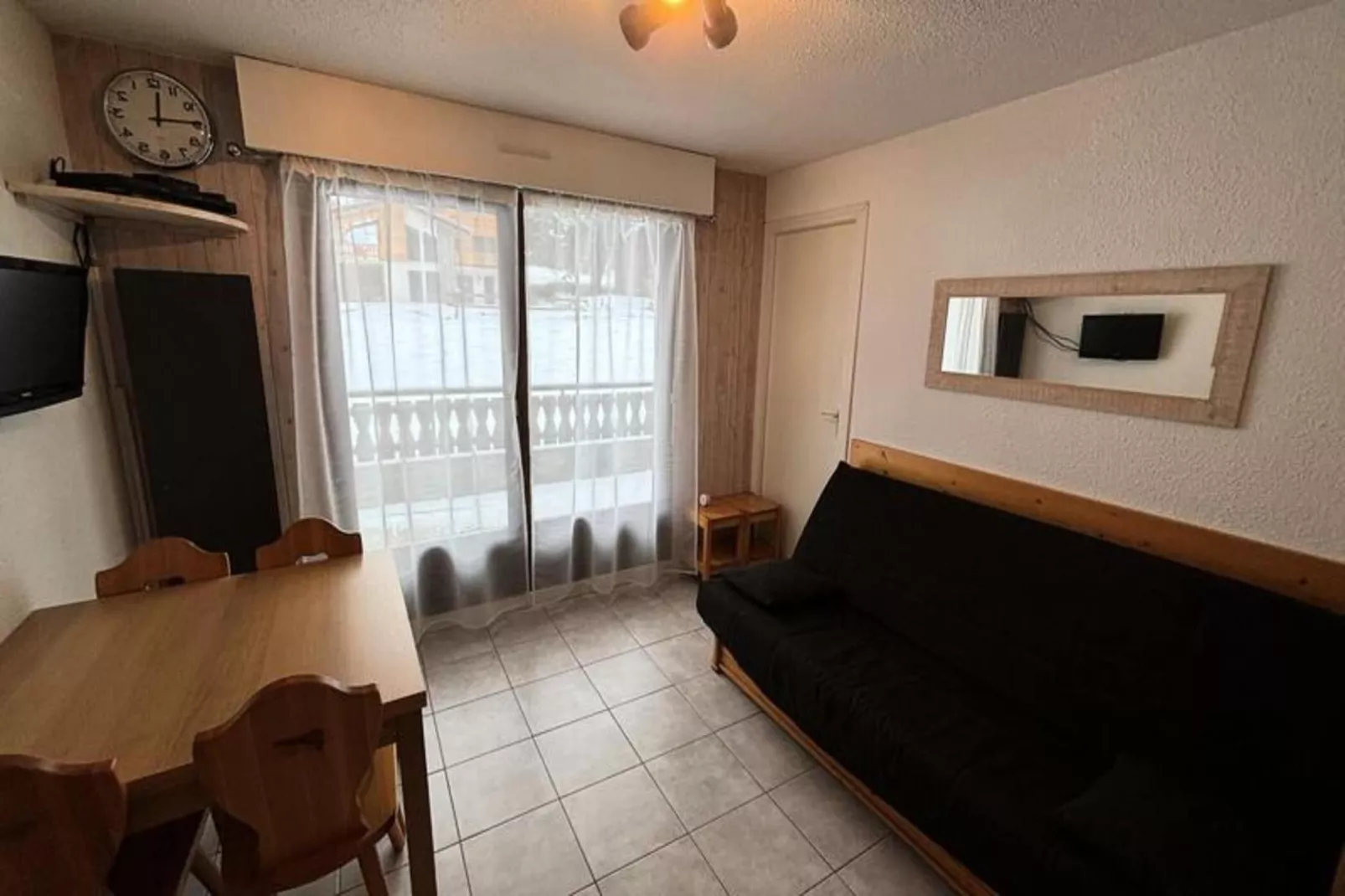 Résidence Le Perce-neige-Buitenkant zomer