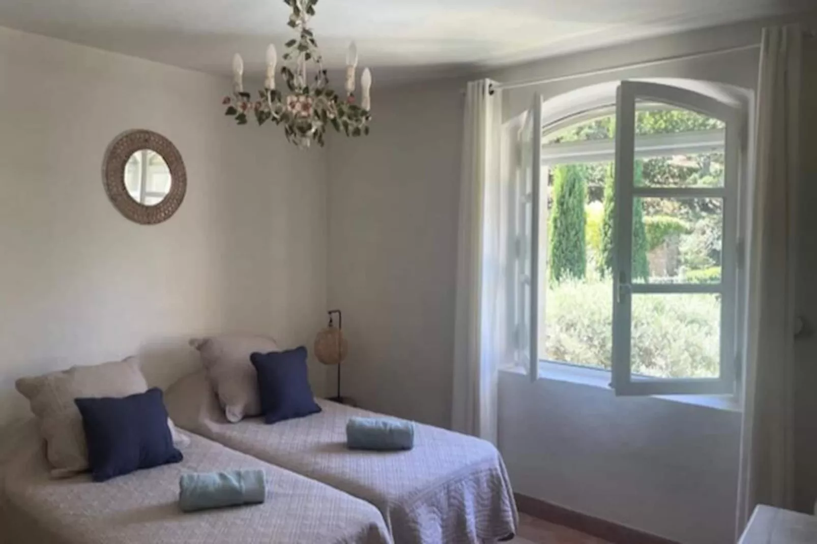 Propri&eacute;t&eacute; D'exception Au Coeur Du Luberon-Image-tags.