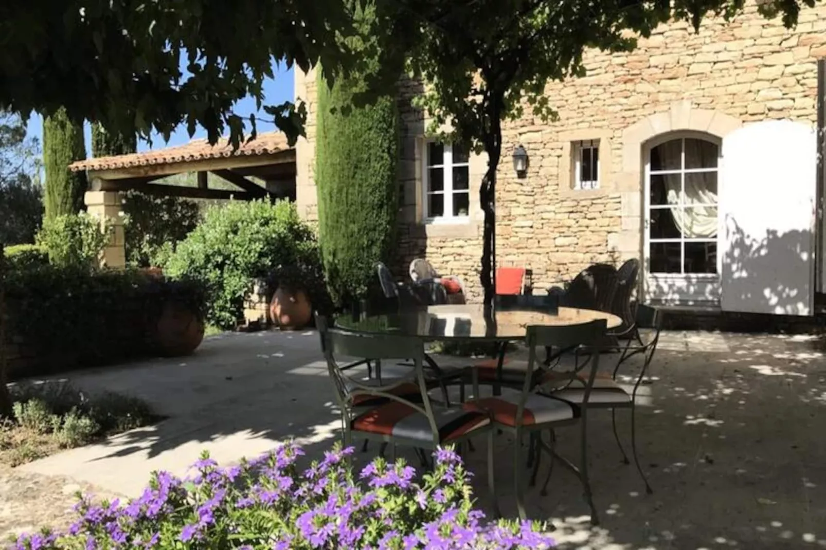 Mas Des Papillons, Gordes-Image-tags.