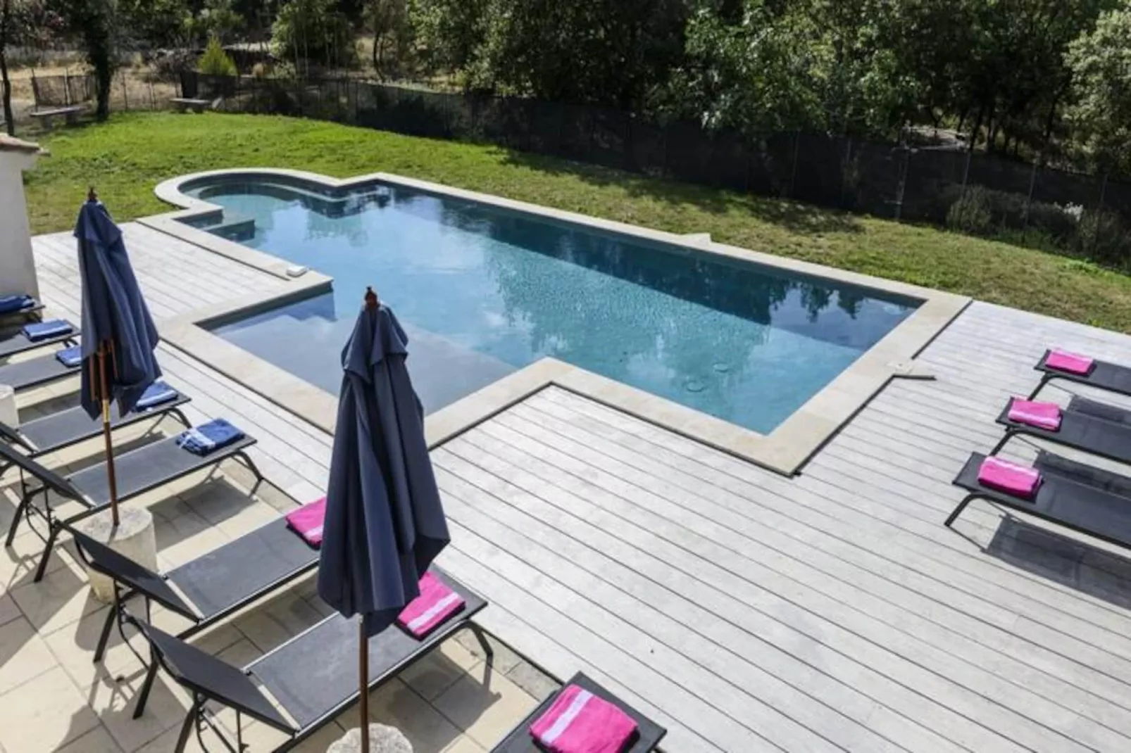 Les Gardis, Votre Refuge Id&eacute;al En Provence.-Image-tags.