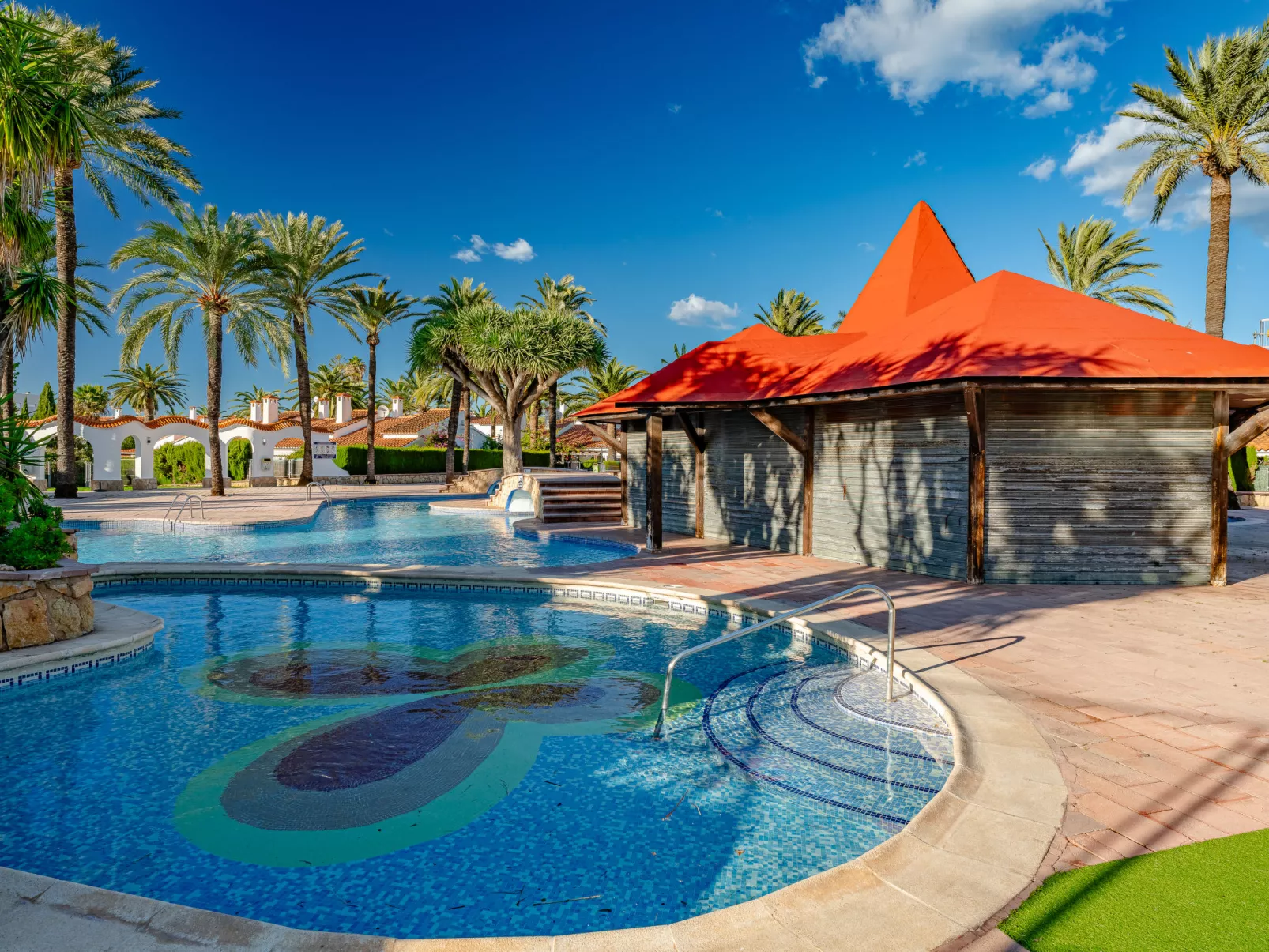 Residencia La Perla-Buiten