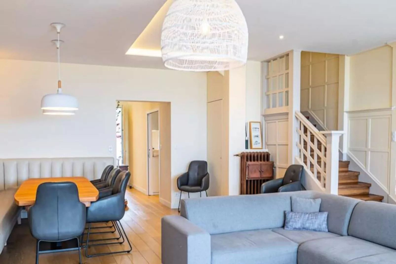 Somptueuse Demeure Arcachonnaise De Caract&egrave;re Avec Acc&egrave;s Direct &agrave; La Plage-Image-tags.