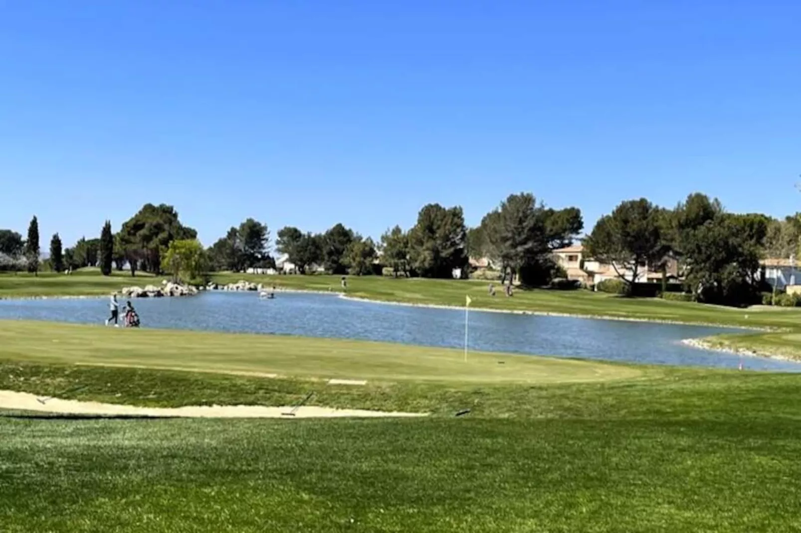 Superbe Villa Avec Vue, Entre Aix En Provence Et Luberon-Image-tags.