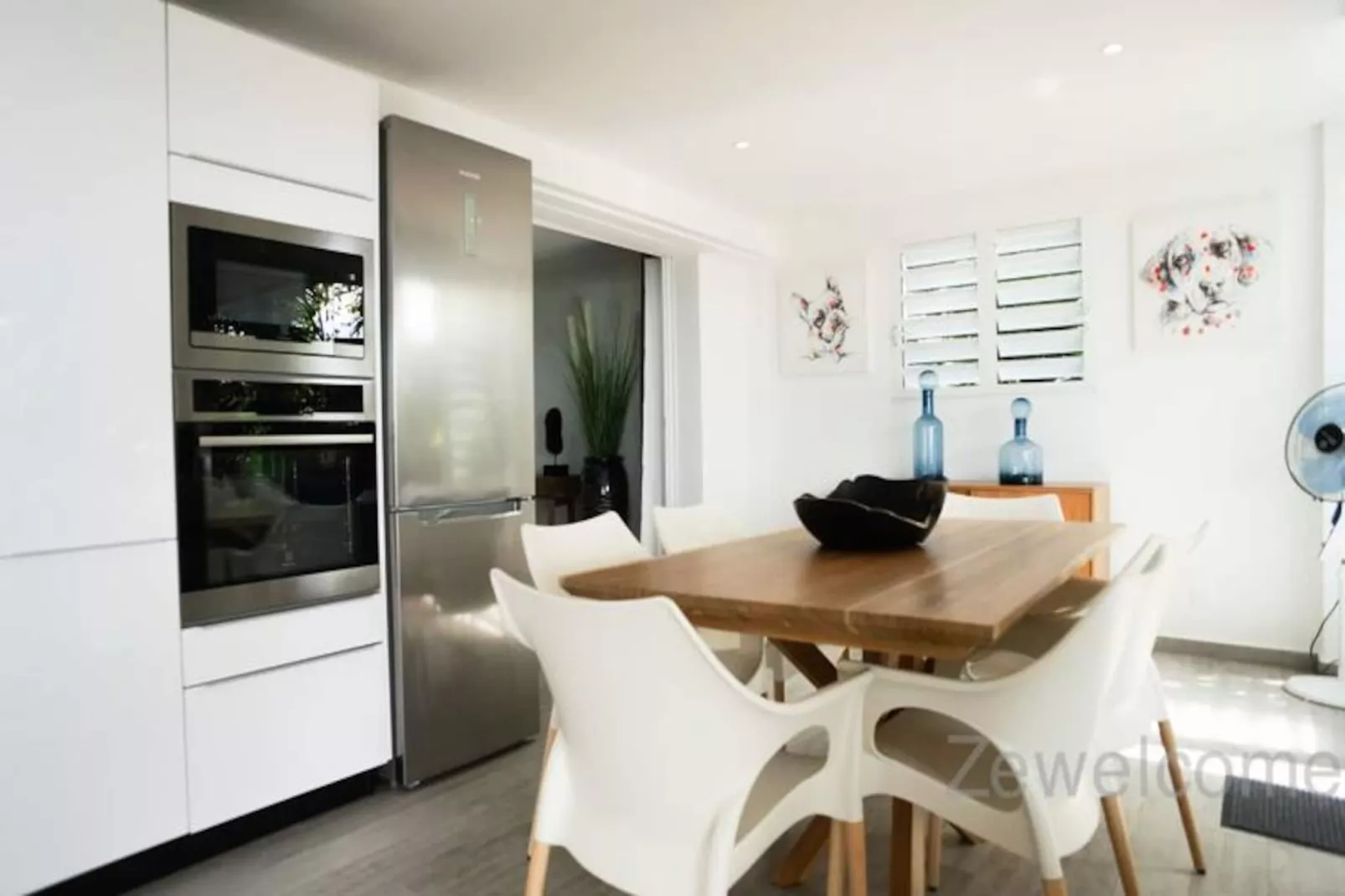 Villa Sea Side-Image-tags.