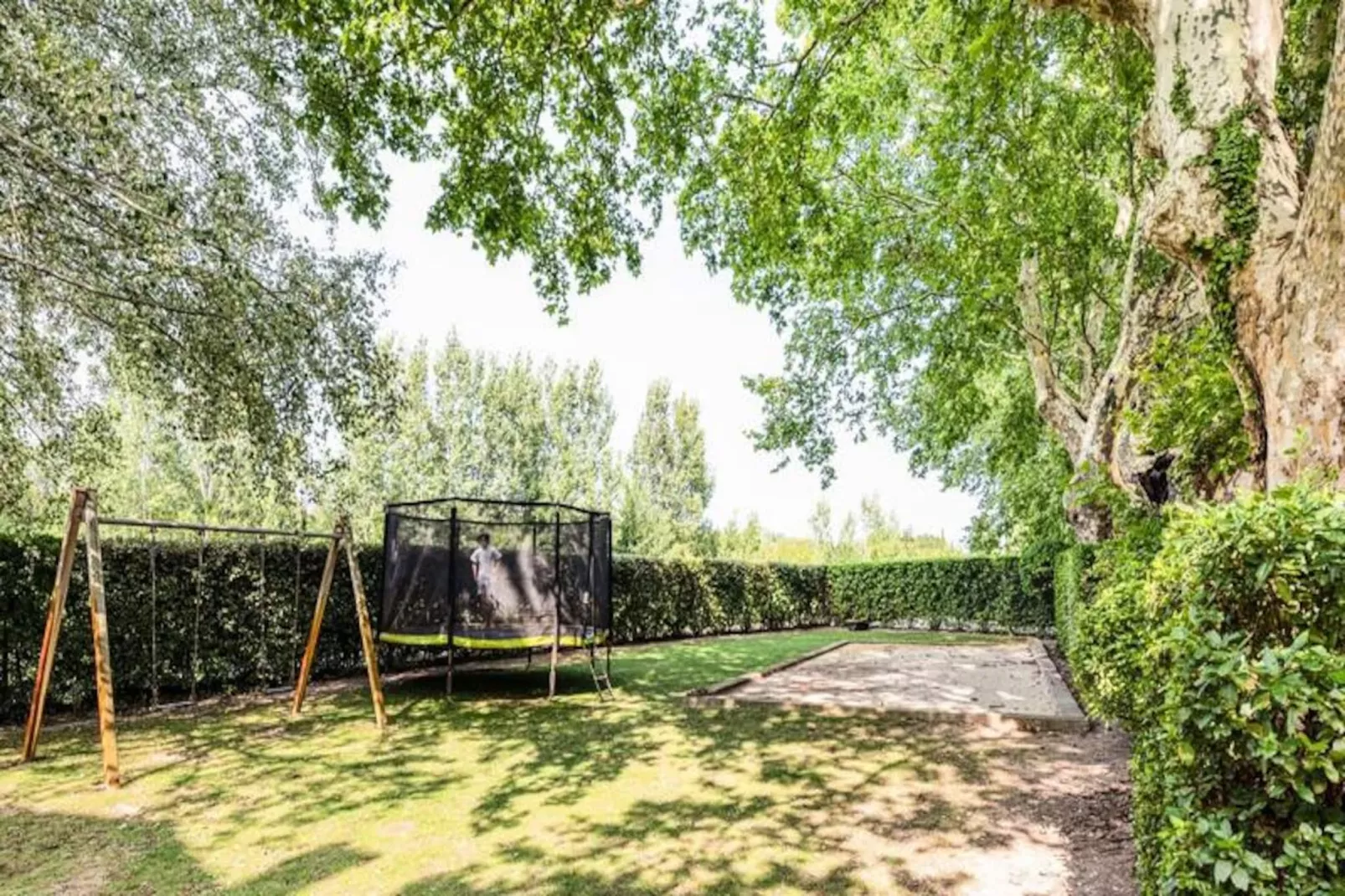 Maison De Famille En Provence-Image-tags.