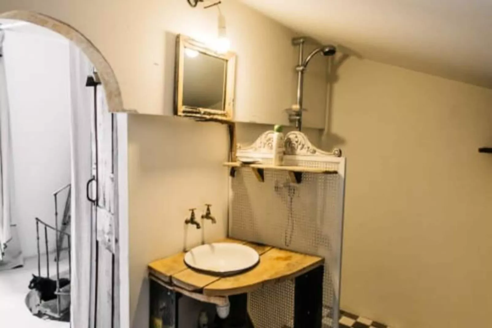 Perle Rare Avec Vues Panoramiques-Image-tags.