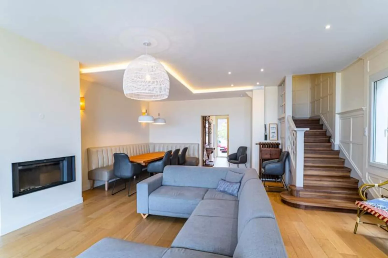 Somptueuse Demeure Arcachonnaise De Caract&egrave;re Avec Acc&egrave;s Direct &agrave; La Plage-Image-tags.