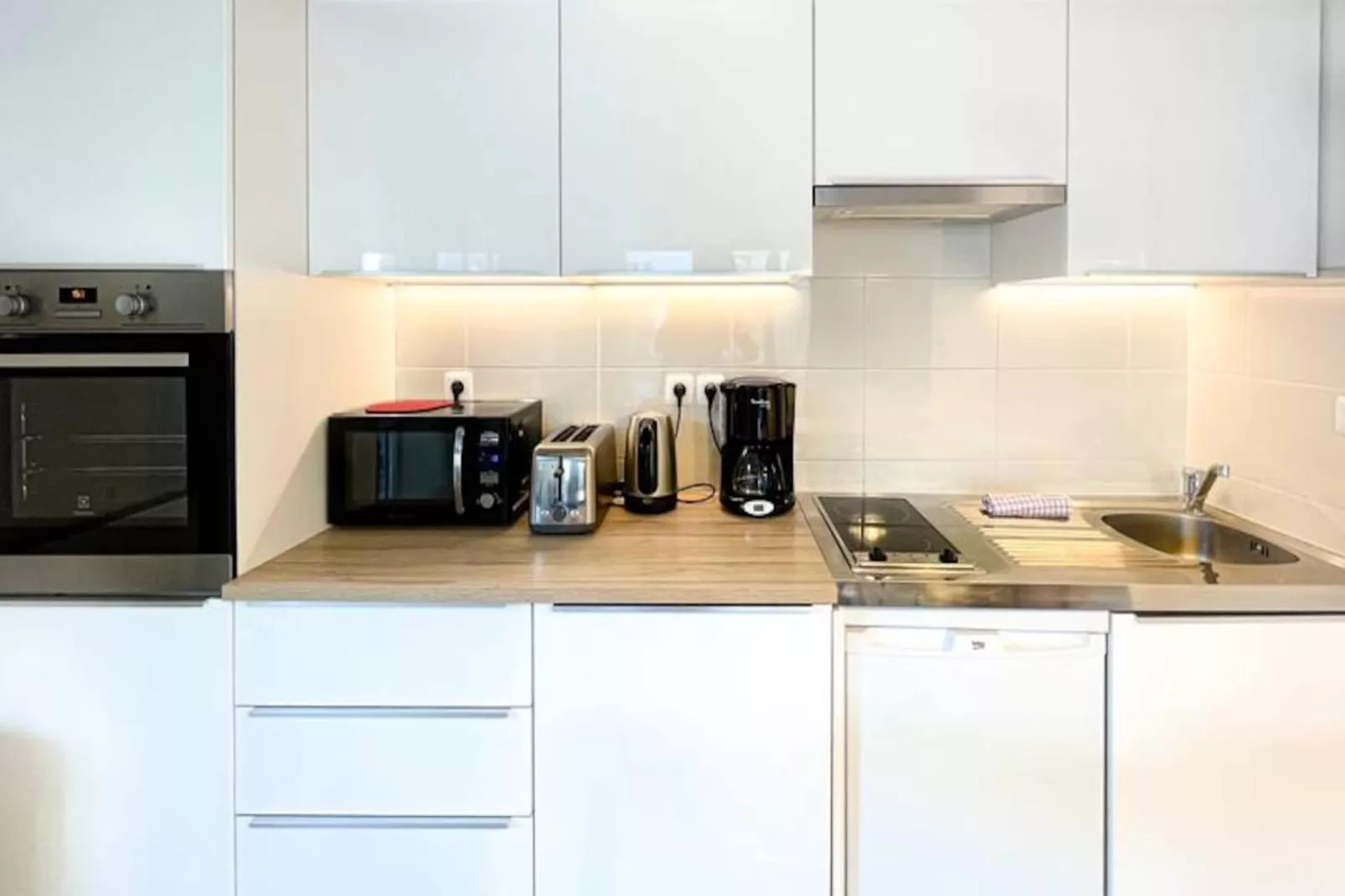 Appartement Rayonnant Et Moderne Tr&egrave;s Bien Situ&eacute;, Proche De La Cit&eacute; Du Vin-Image-tags.