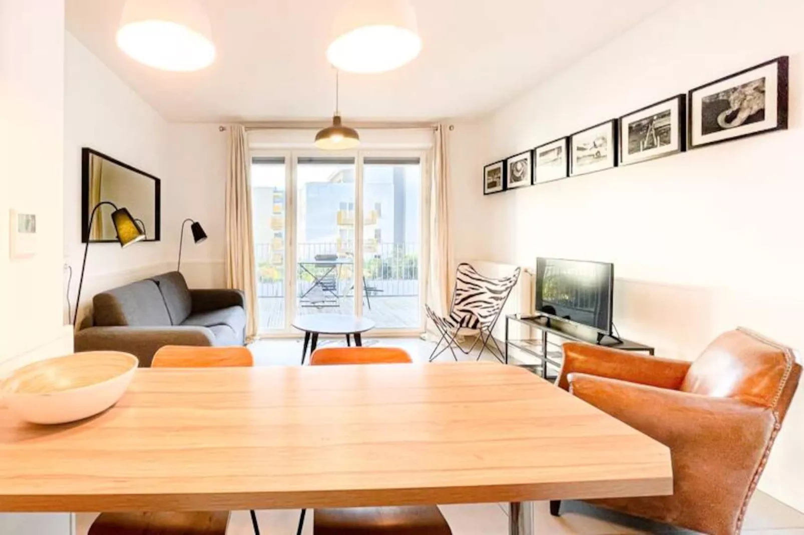 Appartement Rayonnant Et Moderne Tr&egrave;s Bien Situ&eacute;, Proche De La Cit&eacute; Du Vin-Image-tags.