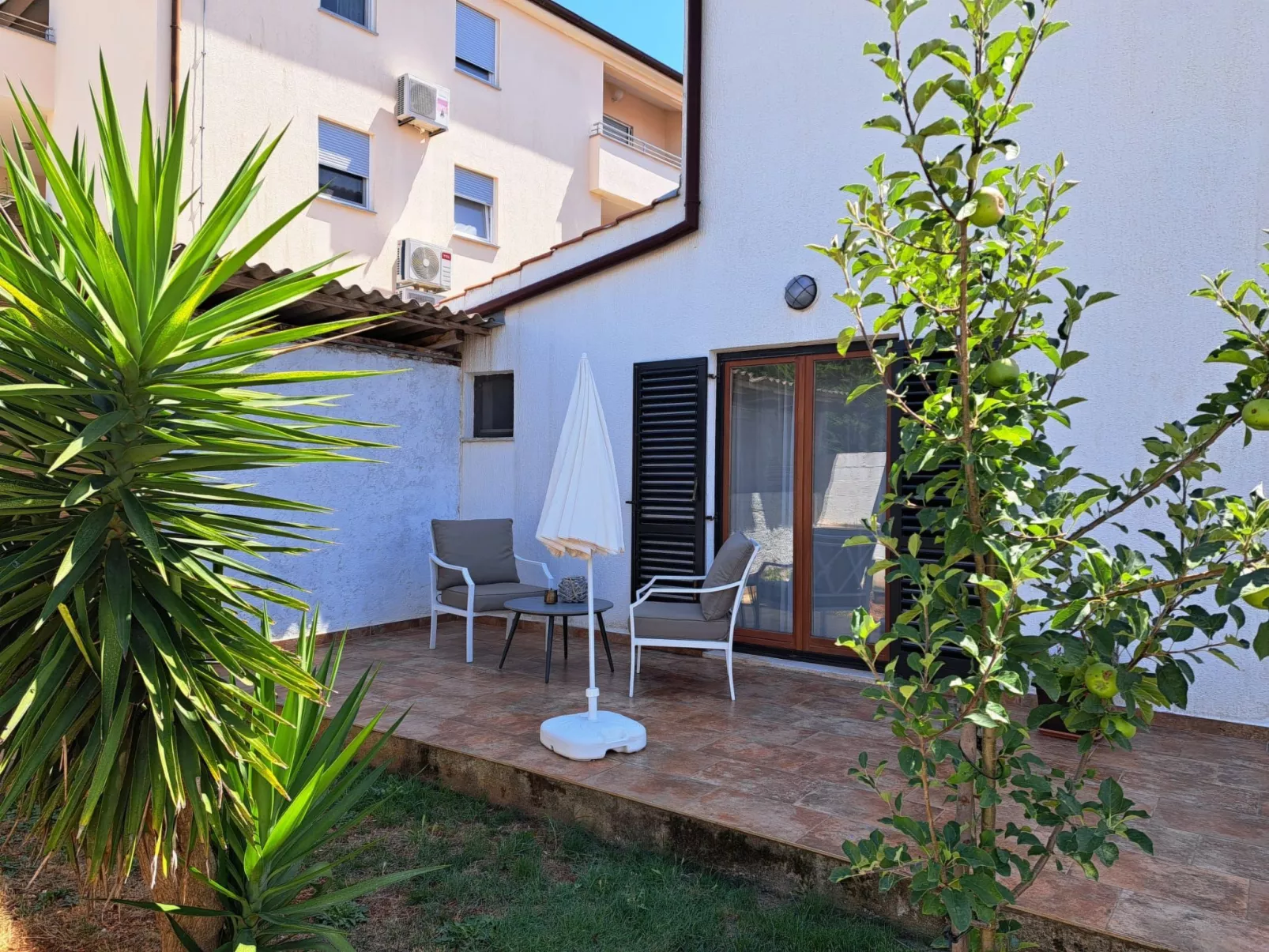 Studio-Apartment mit Meerblick in der Nähe des Strandes