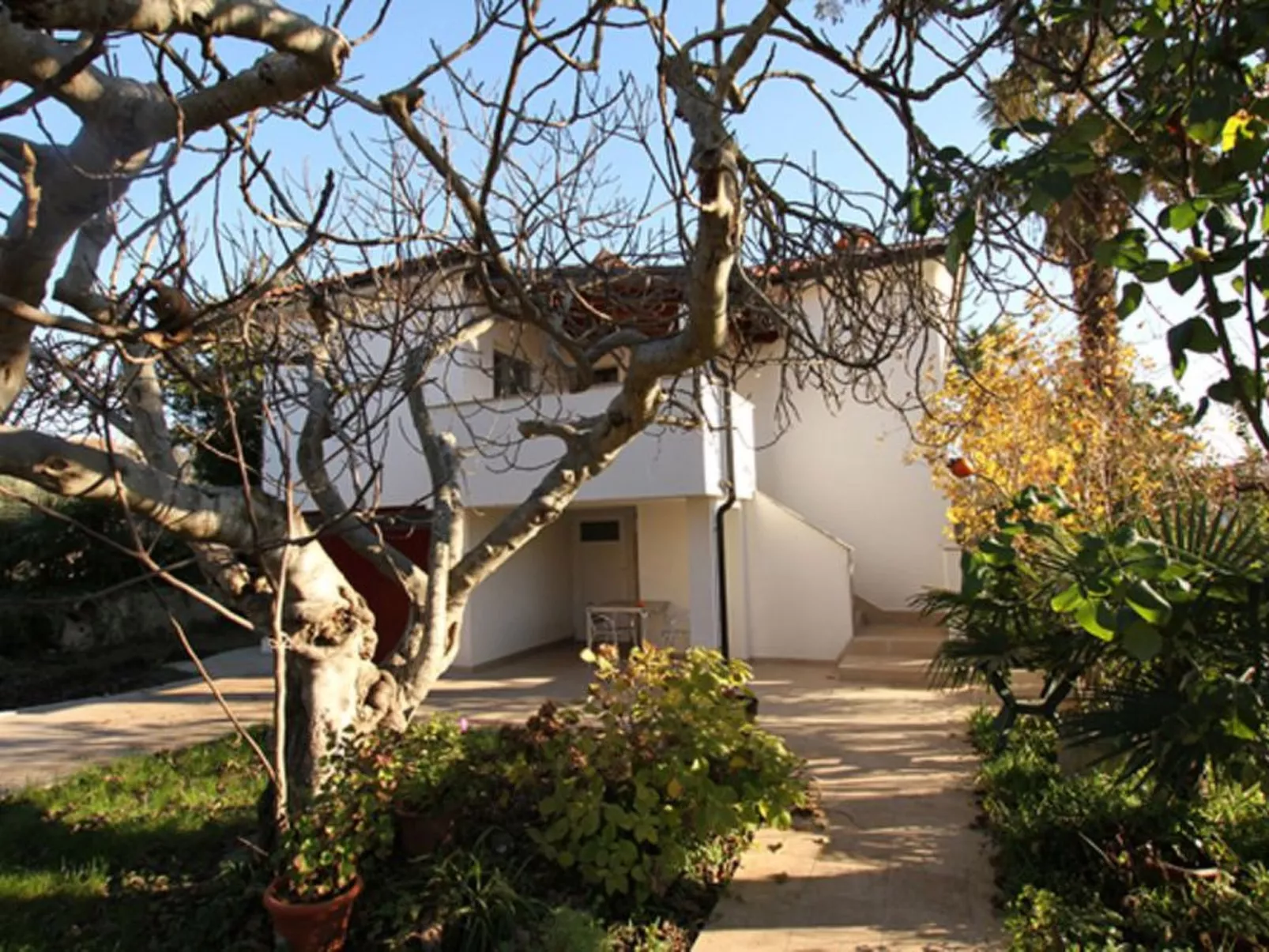 Wohnung im ersten Stock mit Blick aufs Wasser