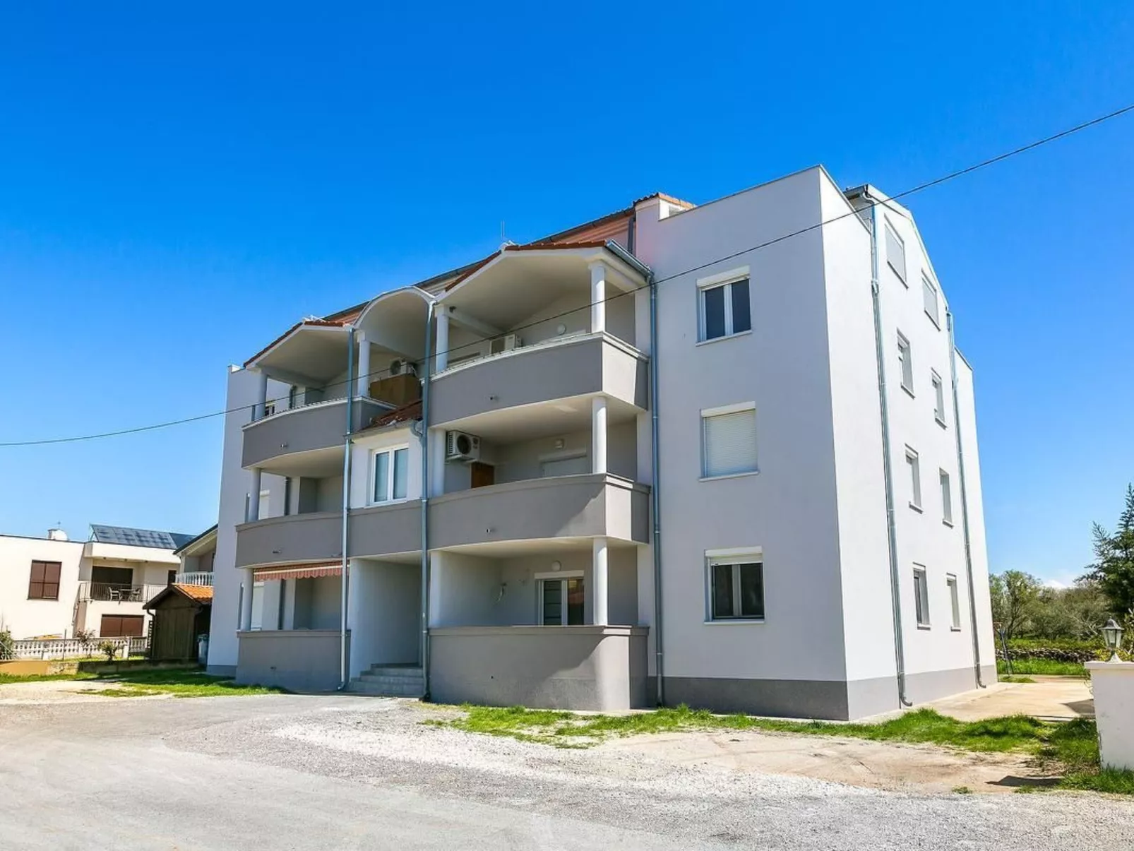 "Borka Kapovica" mit Balkon