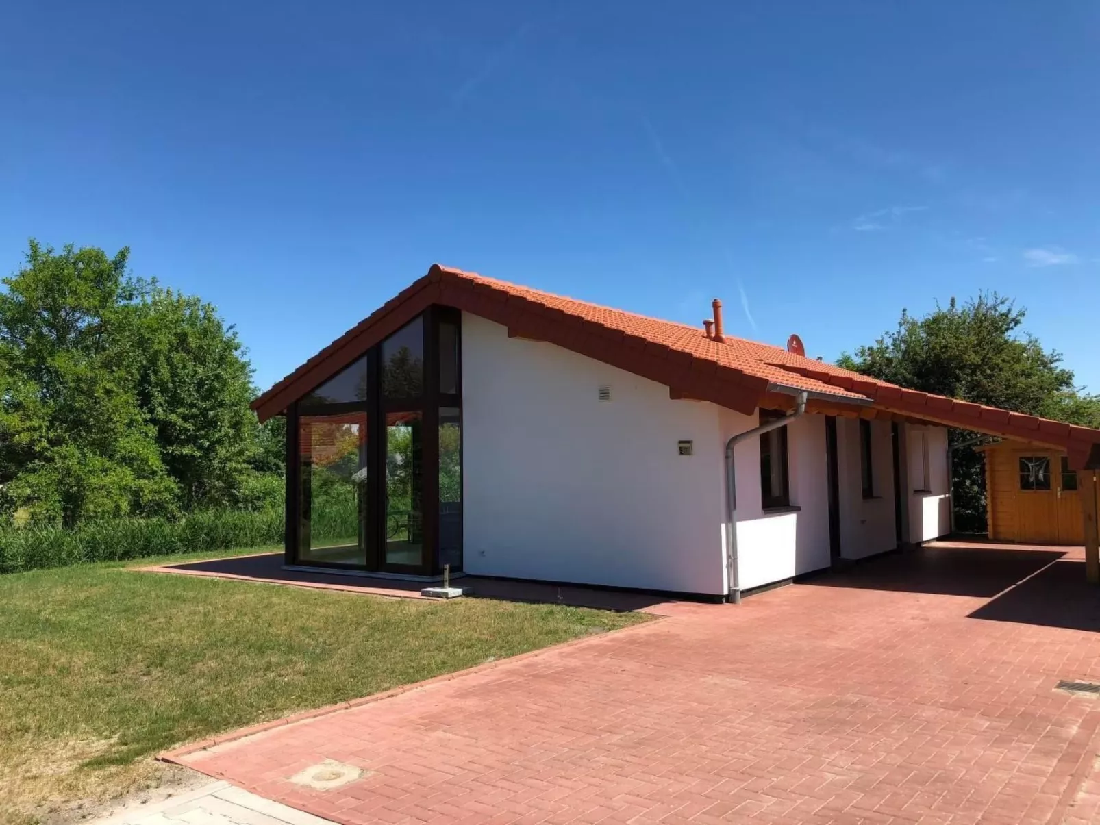 E17 Ferienhaus mit Wintergarten und Terrasse